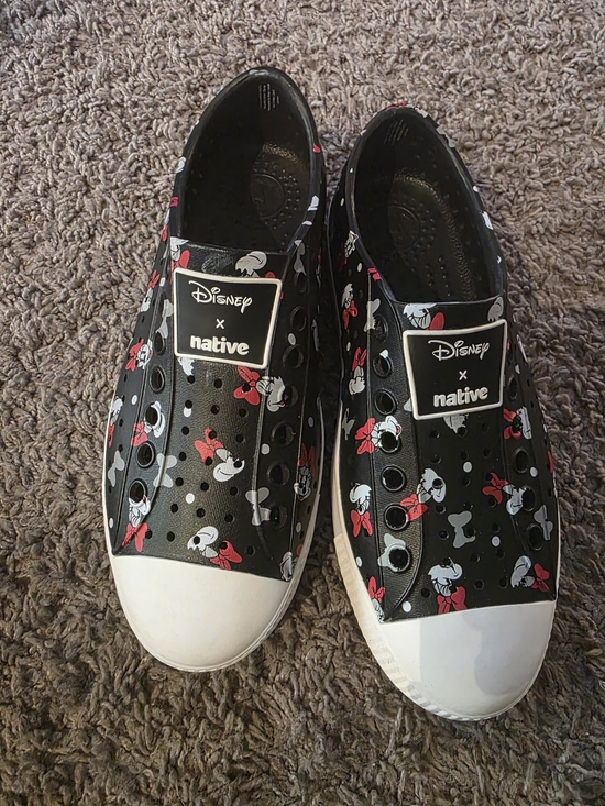 CROCS Shoes - CROCS Disney x Native Black Minnie Pattern Slip-On Sandals